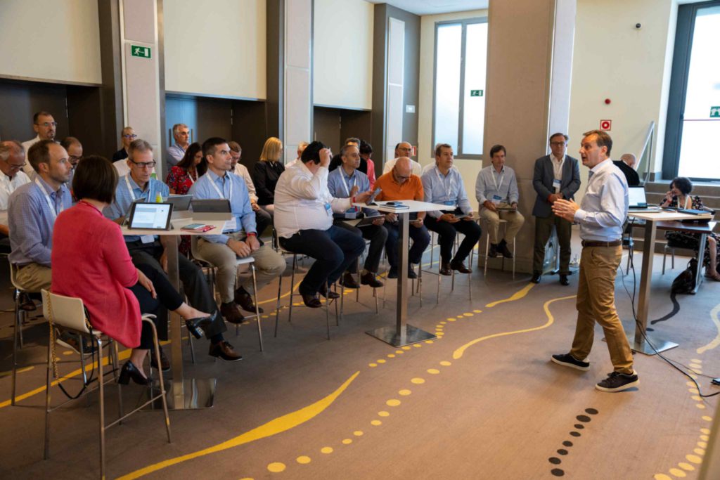 Fotografía del evento de Team Building de Legrand en Westing Palace, Madrid. Reuniones.