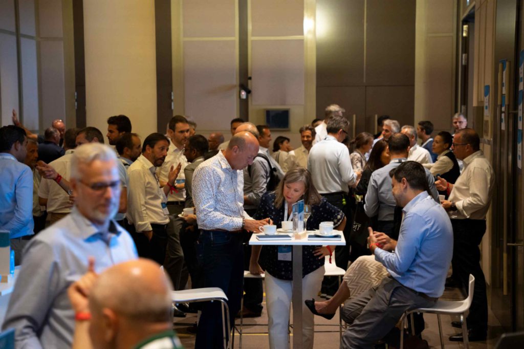 Fotografía del evento de Team Building de Legrand en Westing Palace, Madrid. Conexión.