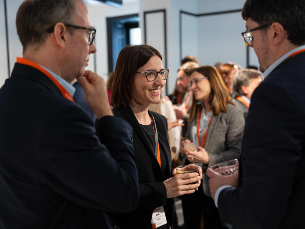 Fotografía del evento en Madrid del Instituto de Auditores internos. Reunión.