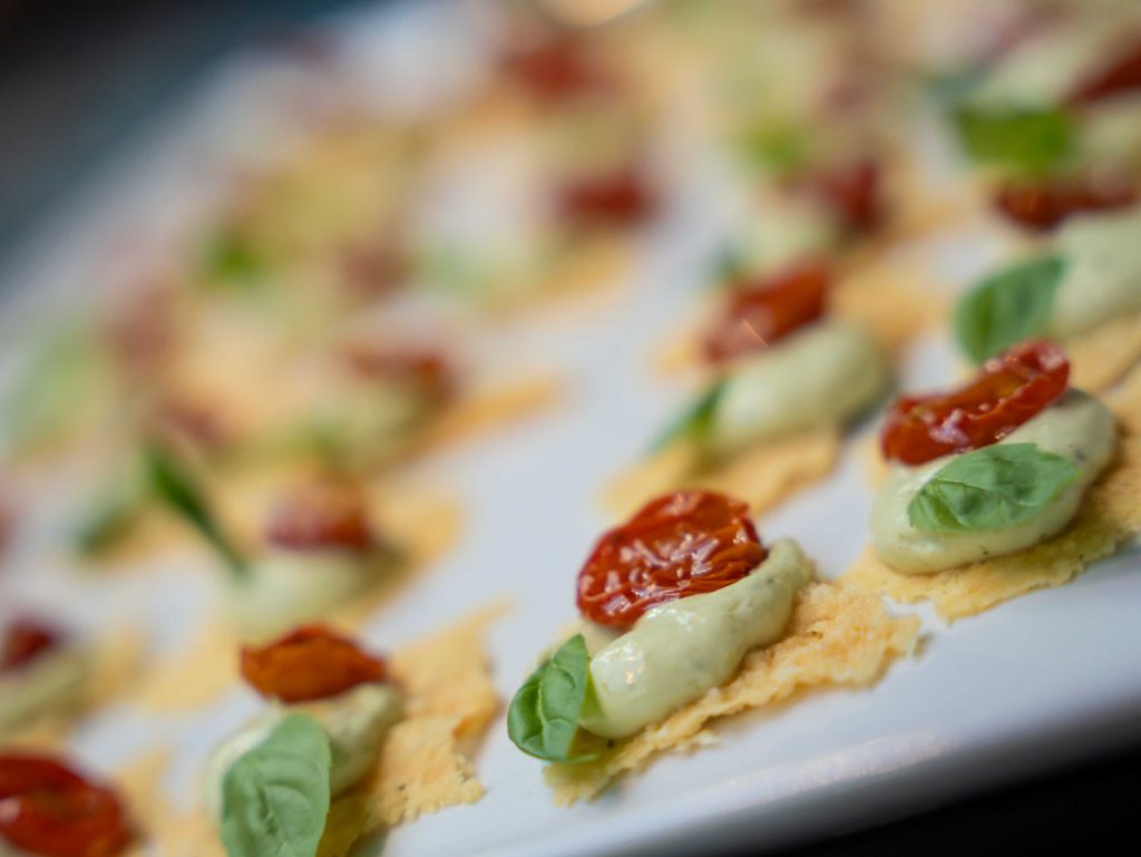 Fotografía del evento en Madrid de Gilead. Entrantes.