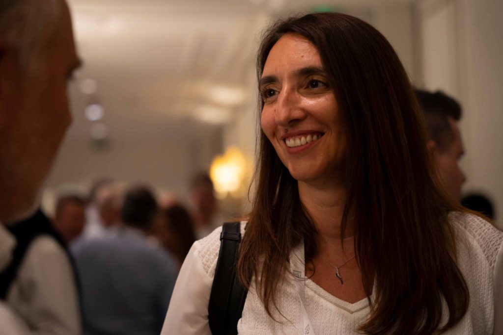 Ejemplo de Fotografía de Evento en Madrid para la marca francesa Legrand en el Hotel Westing Palace de Madrid en el que se observa la llegada de visitantes