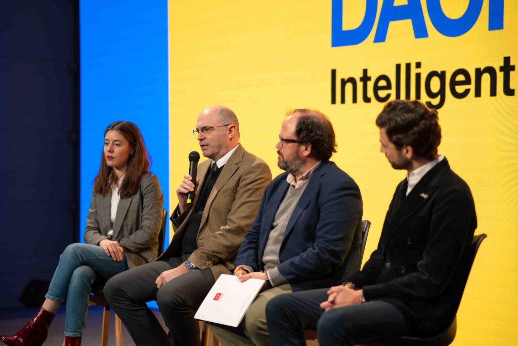 Fotografía del Evento en Madrid de Dachser. Mesa y preguntas.