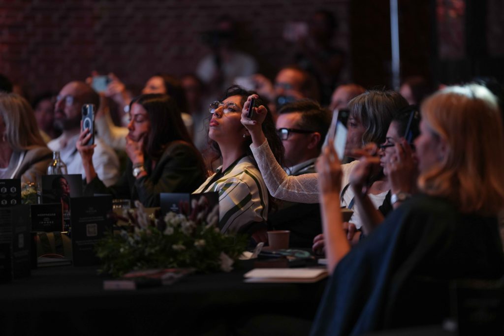 Fotografía de evento en Madrid - Inmoda -público fotografiando